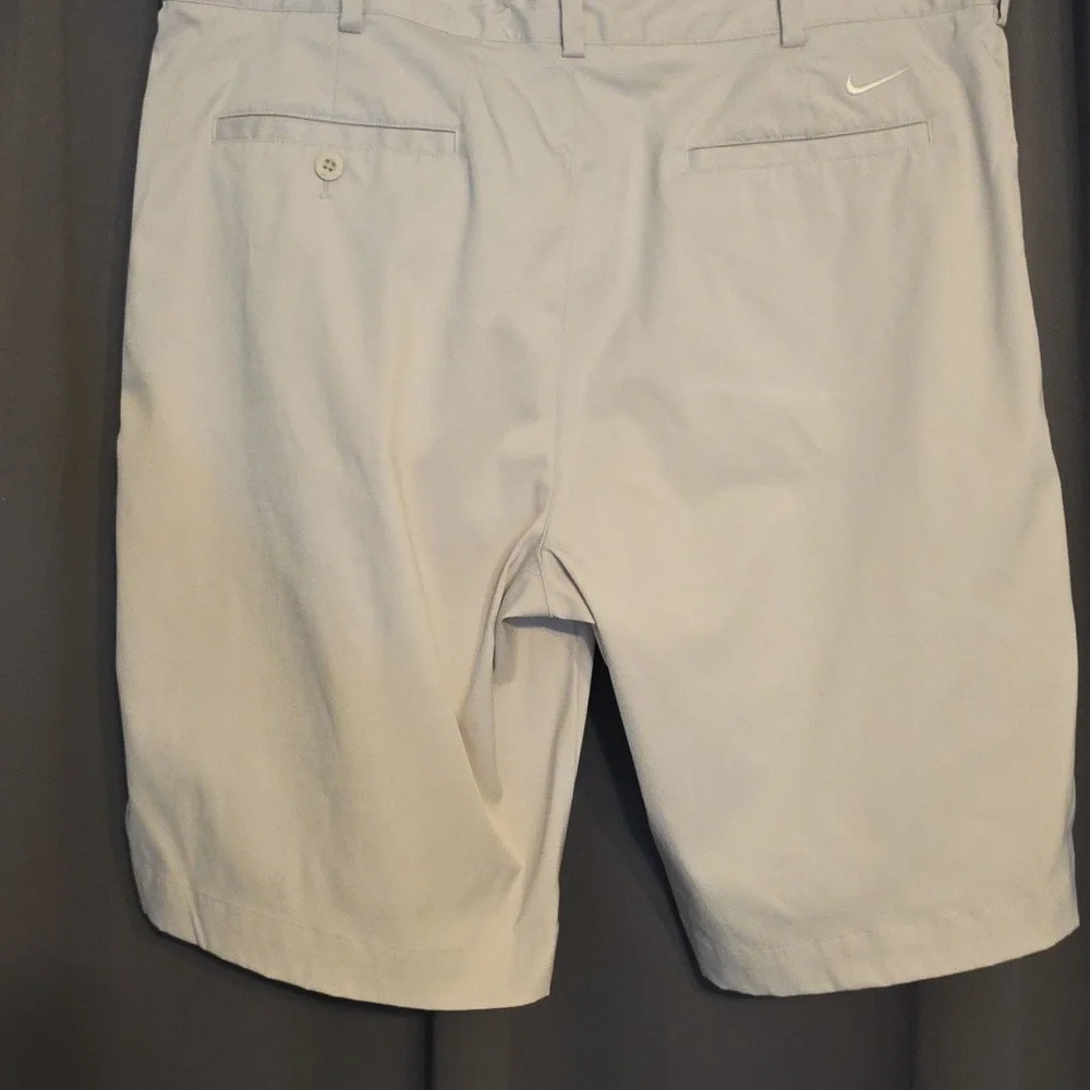 Nike Golf Shorts Men's Dri-Fit Light‎ Tan Pockets Size 36 EUC